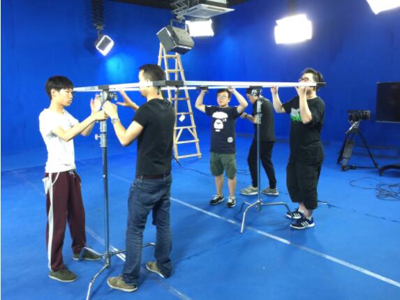 兄弟之义字当头 视频缩略图