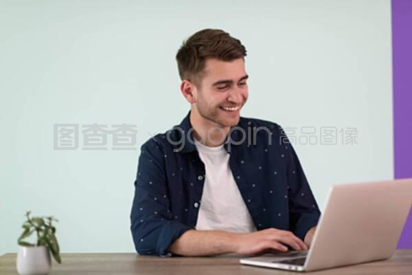 回家的男人 视频海报