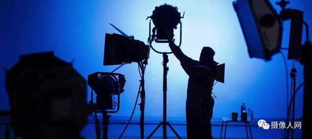 偷穿高跟鞋 视频缩略图