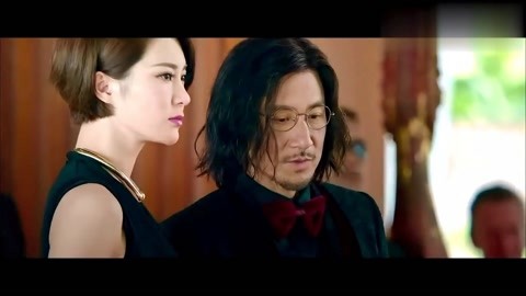 住货车的女士 视频海报