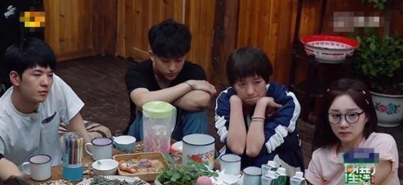 外星人偷走了我的尸体 视频海报