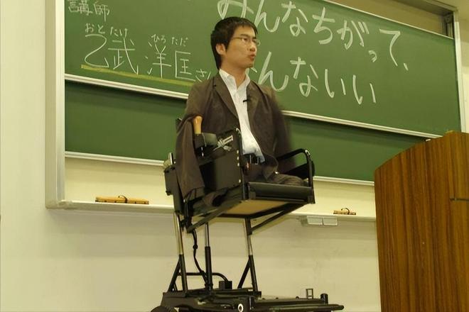 假装热情 视频缩略图