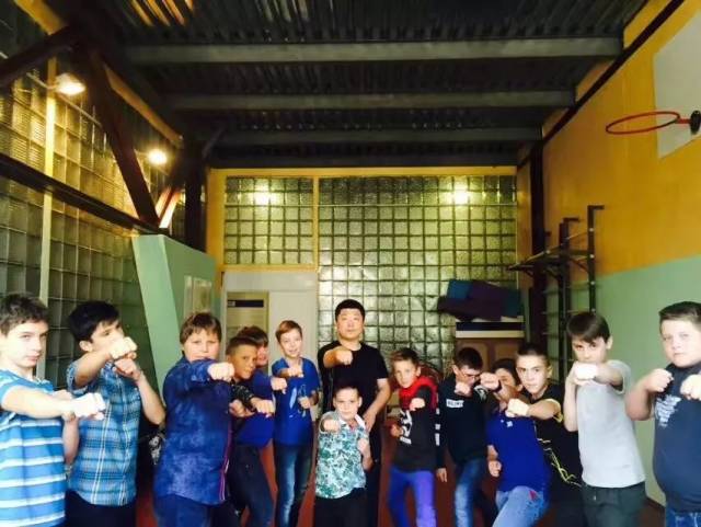 伟大的巴克·霍华德 视频海报