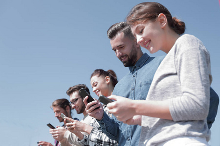 冒险男孩 视频缩略图