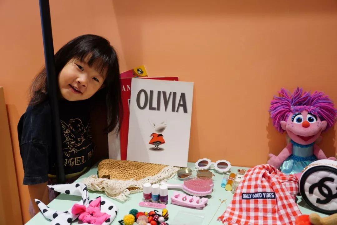 你好！梅芳草 视频海报