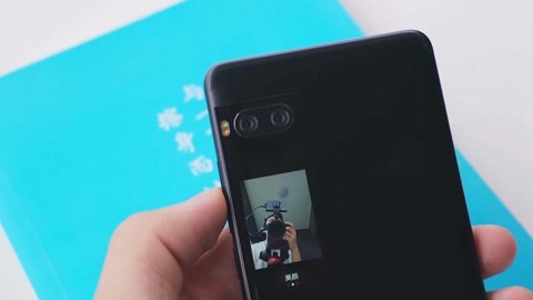 在乎你 视频海报