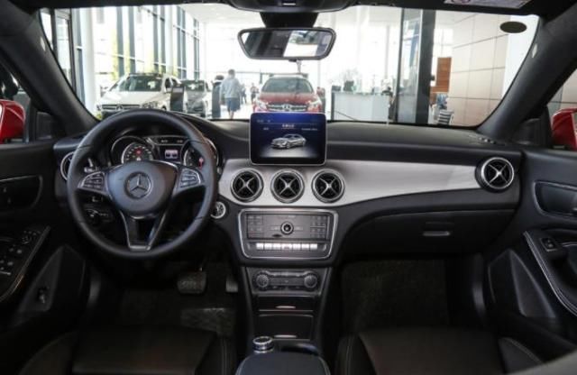 伊莲娜 视频缩略图